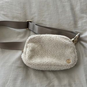 LULULEMON belt bag